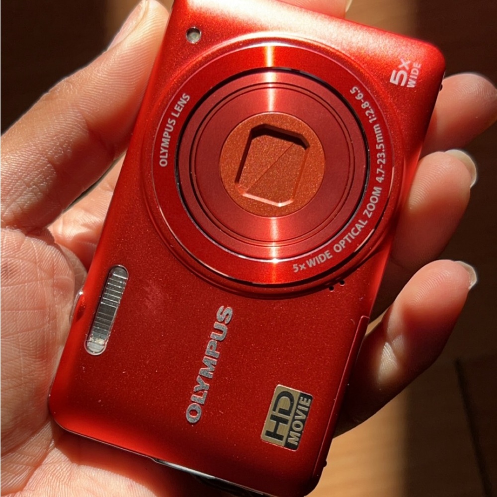 SOLD - Olympus 14MP VG-160 Compact Point Shoot Digital Camera (Tested)